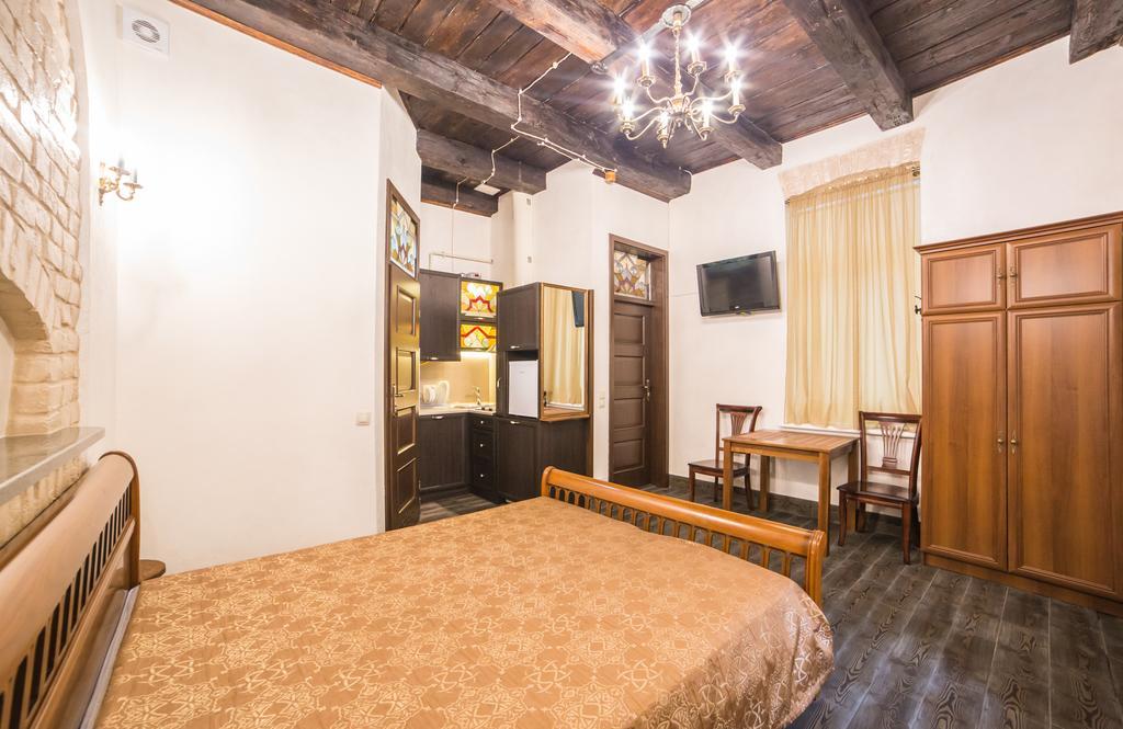 לבוב Apartment On Valova 16-2- 2 Minutes To Market Square מראה חיצוני תמונה